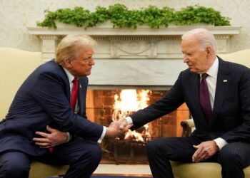 Тръмп се среща с Байдън в Белия дом, за да обсъдят предаването на властта