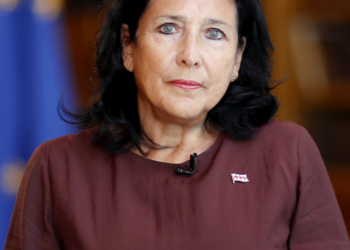 Президентът на Грузия осъжда назначаването на наследника си като „подигравка с демокрацията“