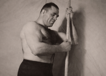 „Редка архивна снимка на Дан Колов, открита в Британската библиотека – българският борец легенда“