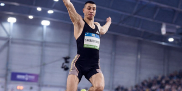 Божидар Саръбоюков по време на победния си скок от 8.45 м на турнира от Световния атлетически тур в зала в Белград